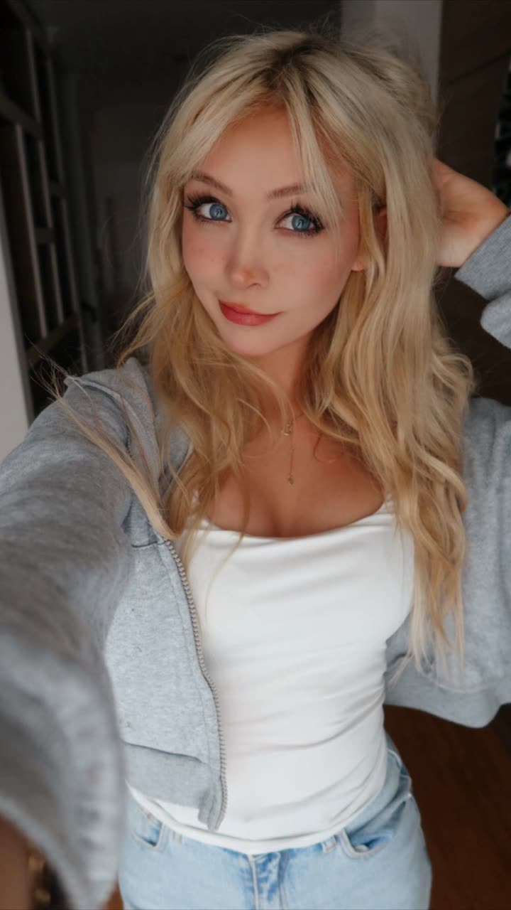 emxllouise snapchat image archive image