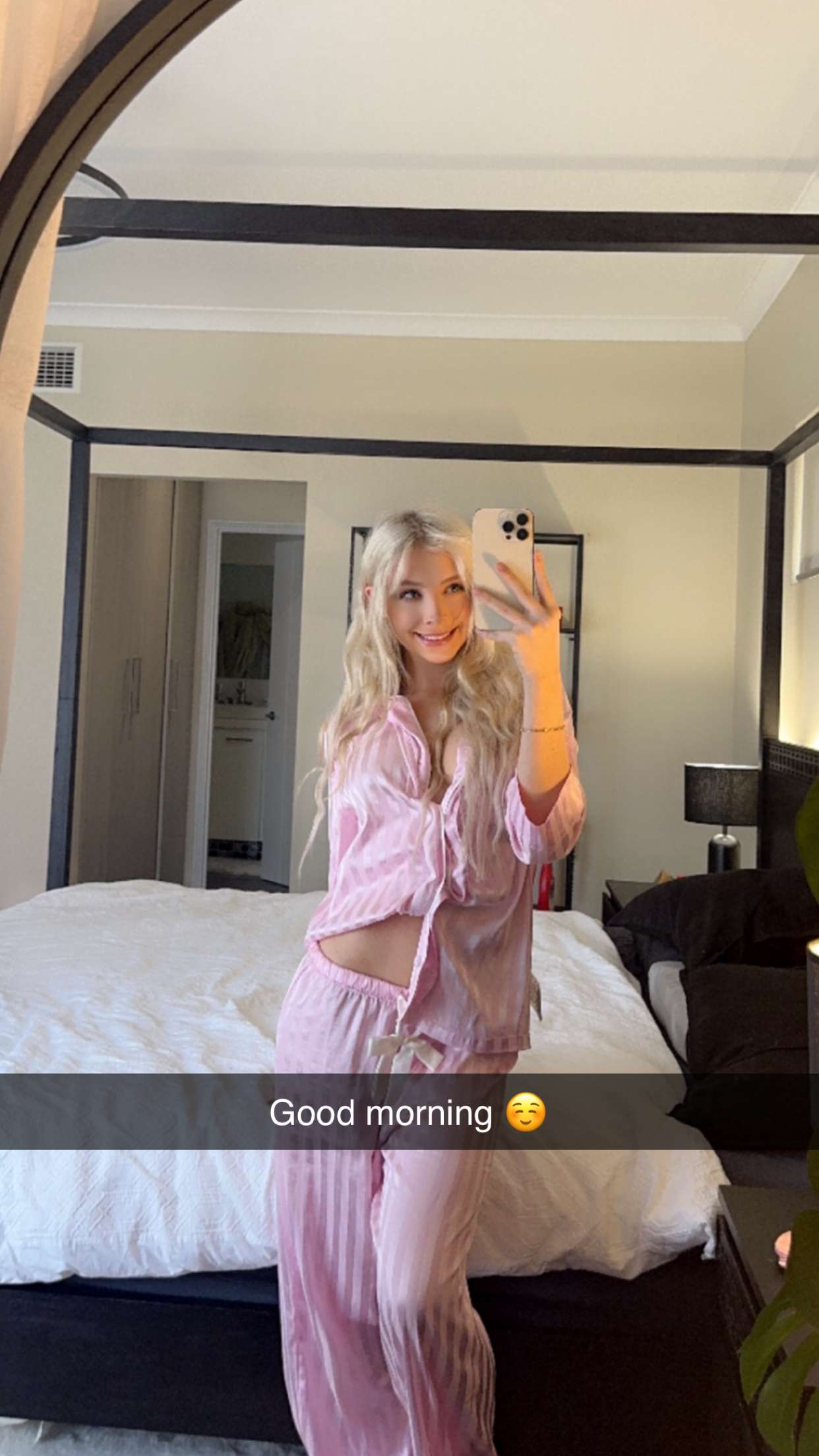 emxllouise snapchat image archive image