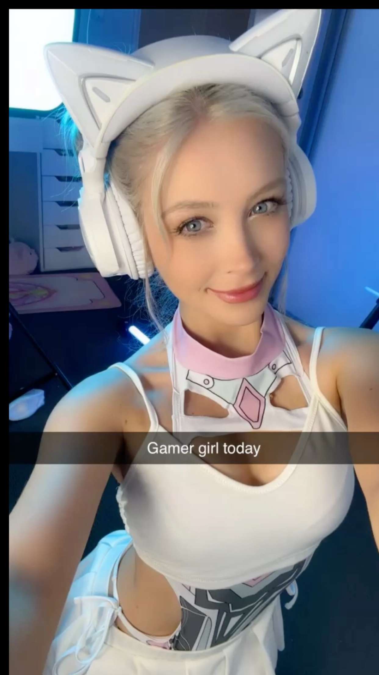 emxllouise snapchat image archive image