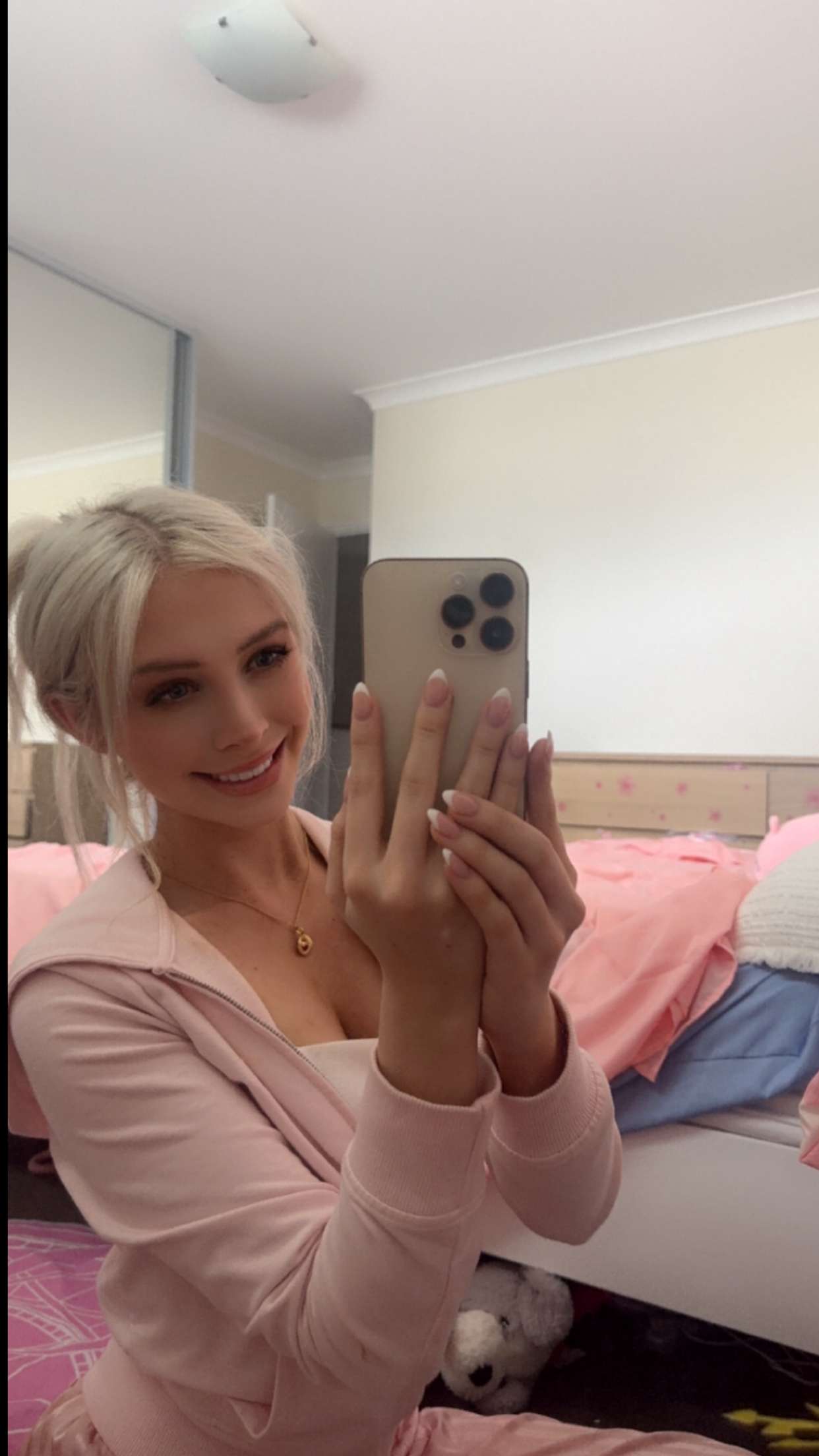 emxllouise snapchat image archive image