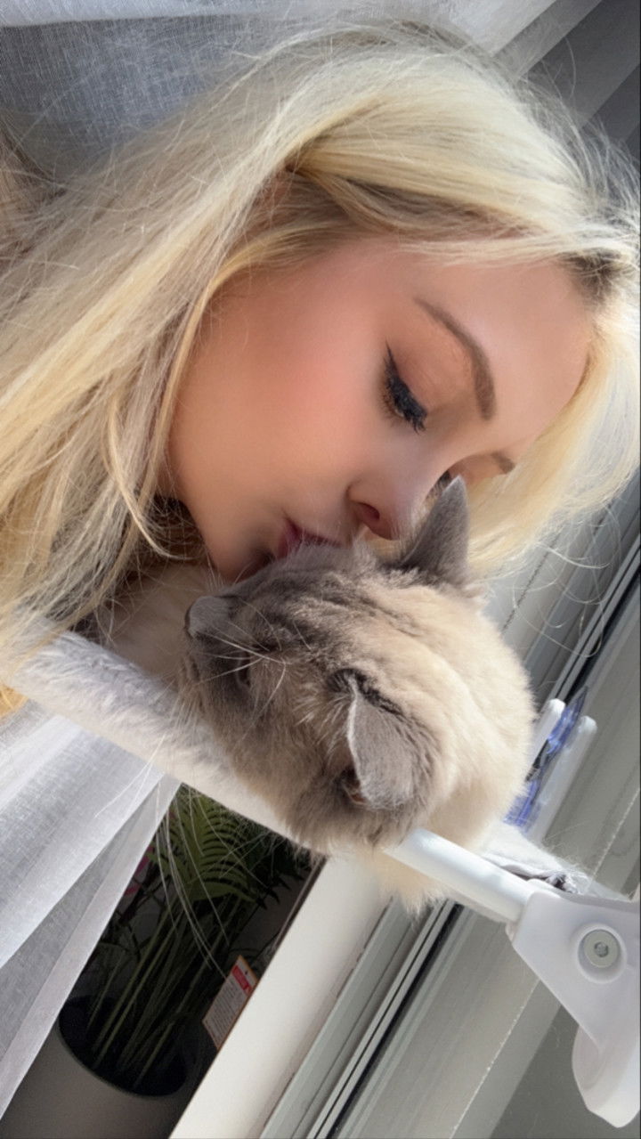 emxllouise snapchat image archive image