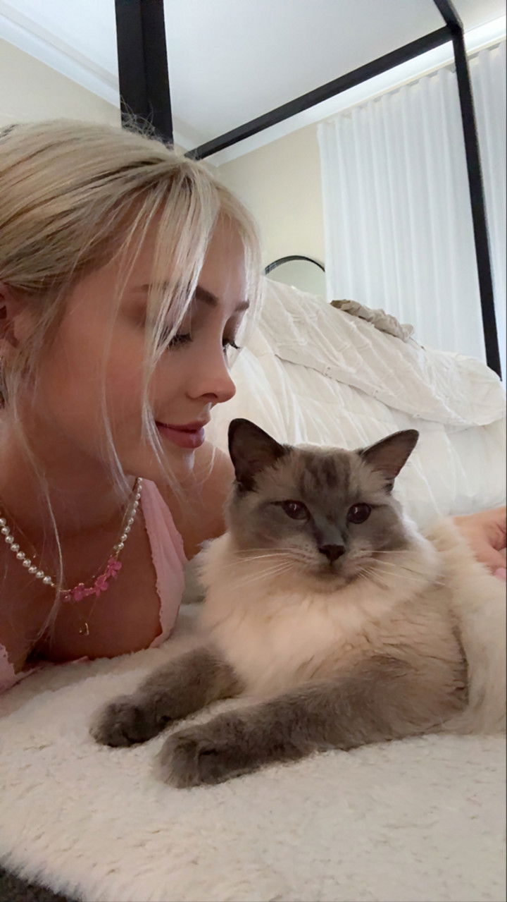 emxllouise snapchat image archive image