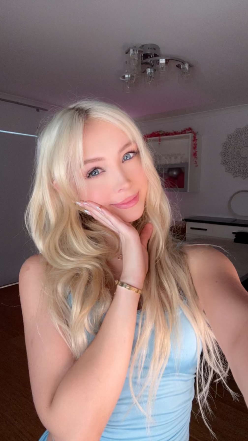 emxllouise snapchat image archive image