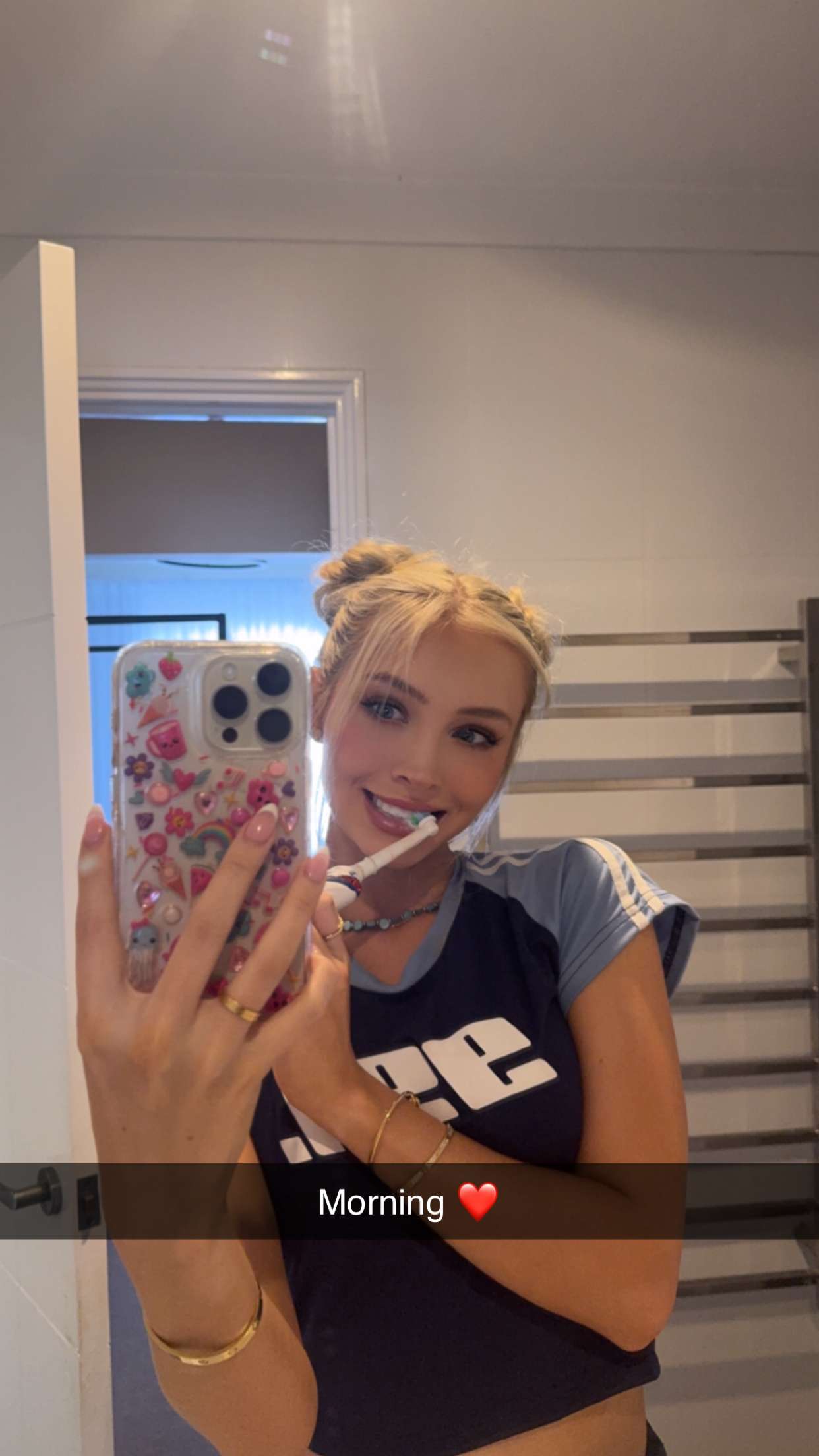 emxllouise snapchat image archive image