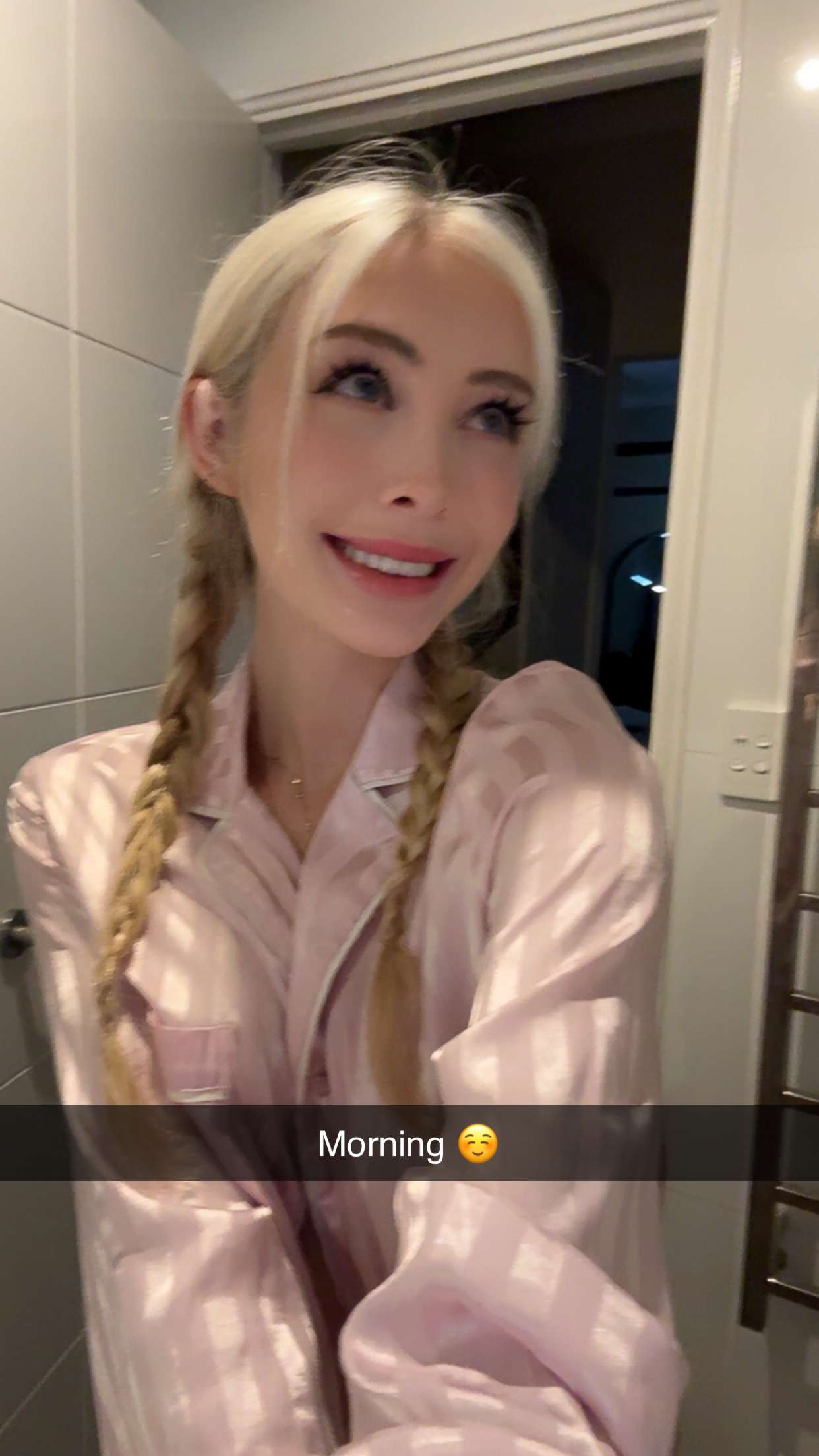 emxllouise snapchat image archive image