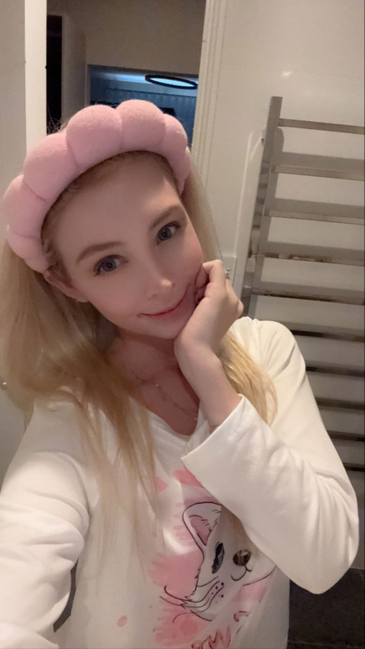 emxllouise snapchat image archive image