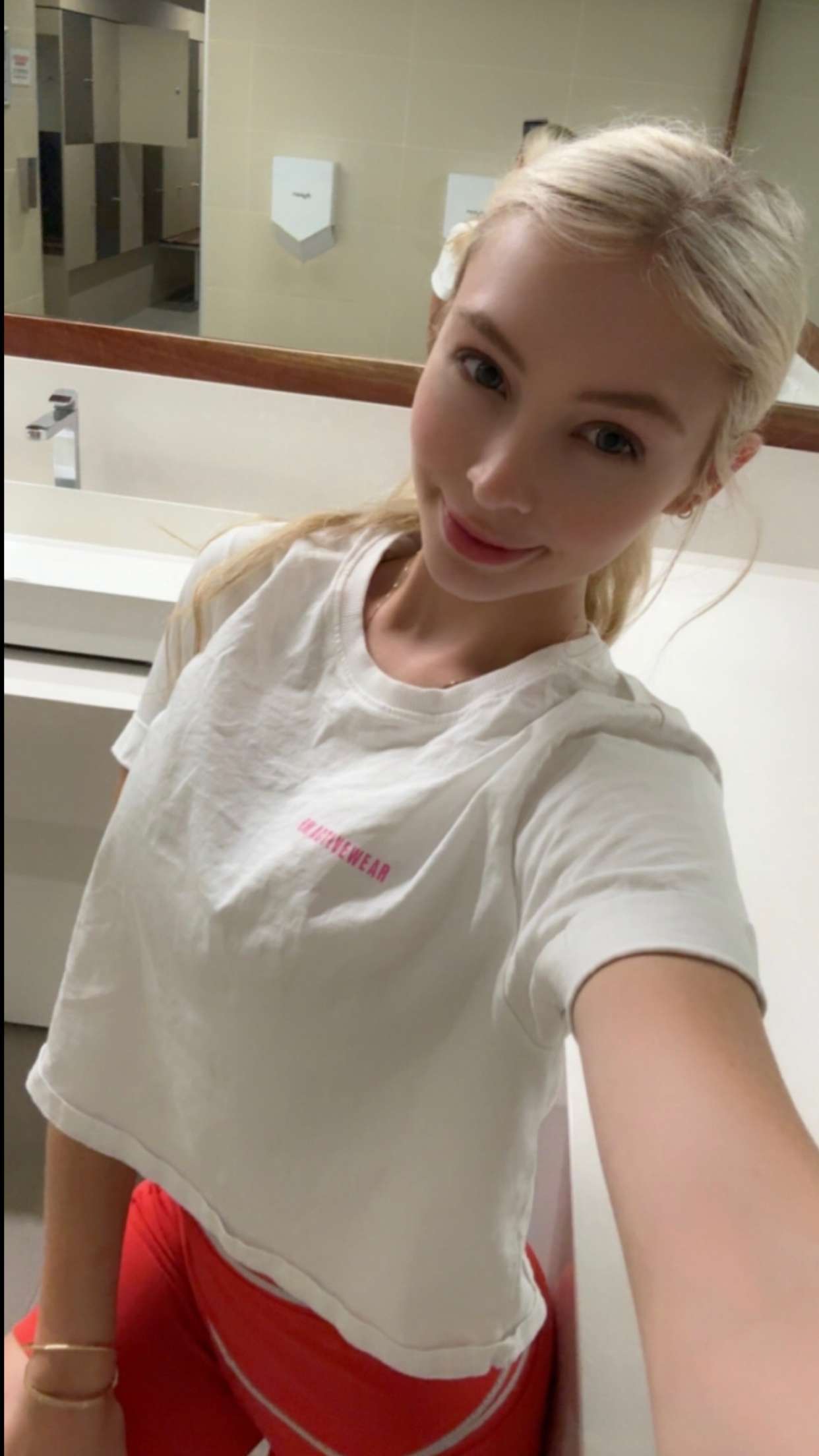 emxllouise snapchat image archive image