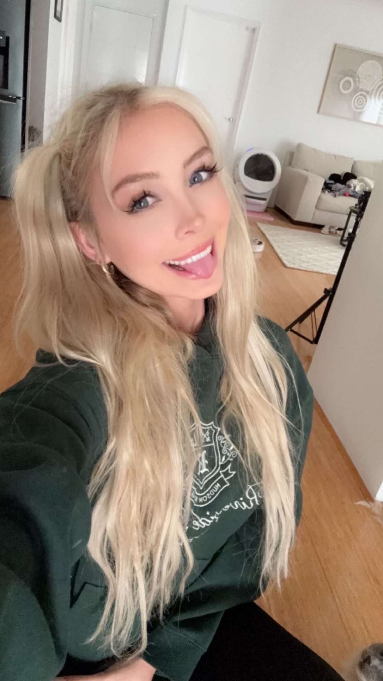 emxllouise snapchat image archive image