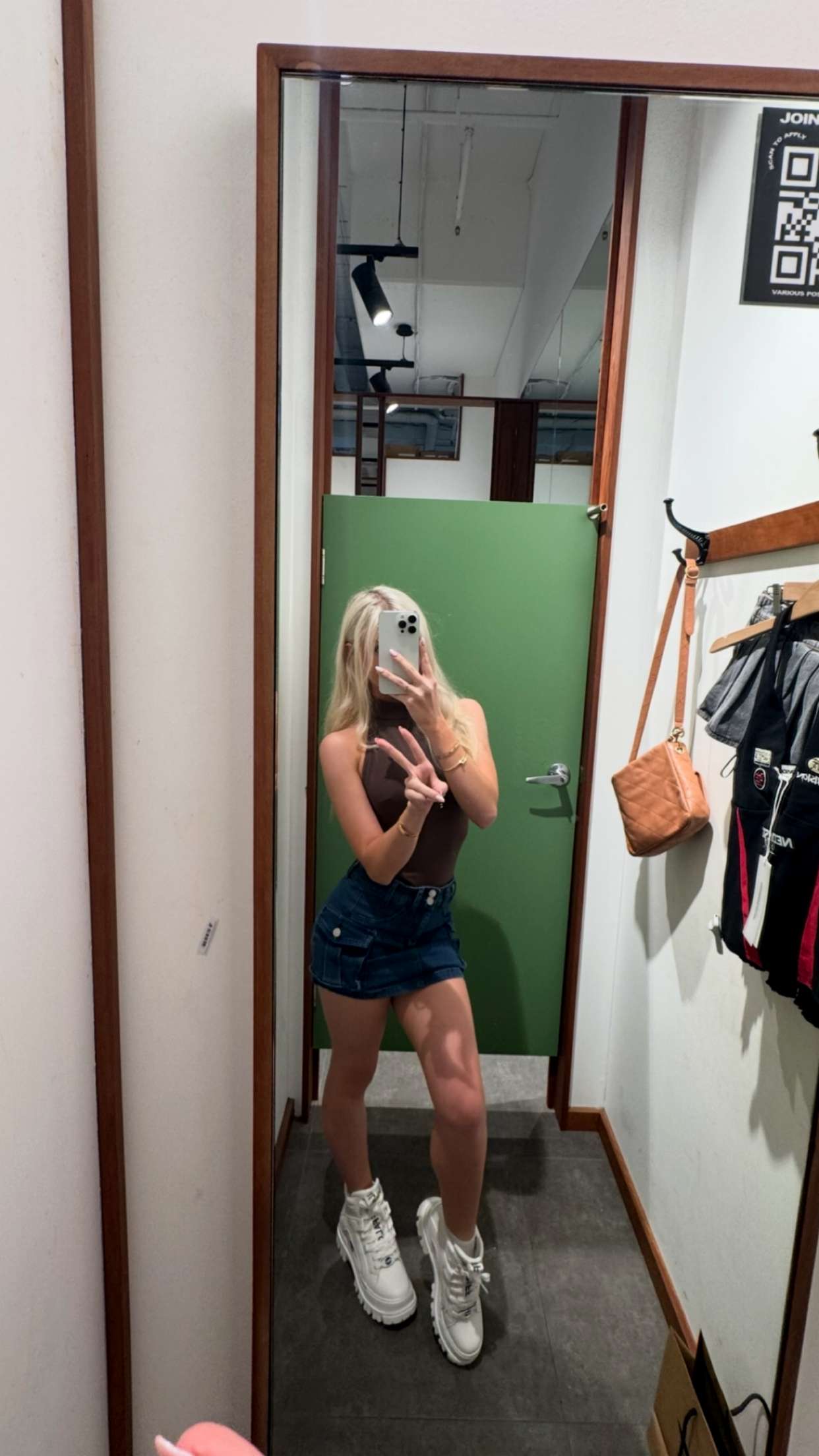 emxllouise snapchat image archive image