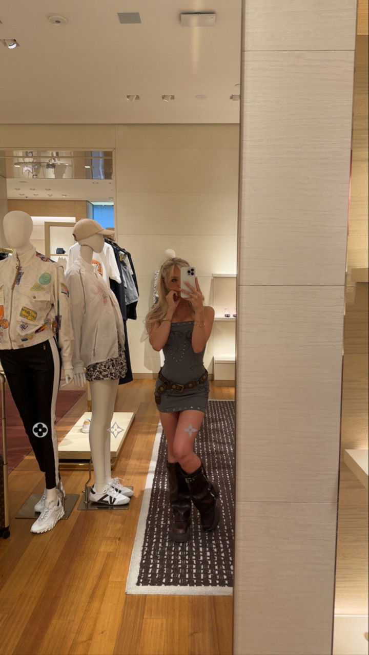 emxllouise snapchat image archive image