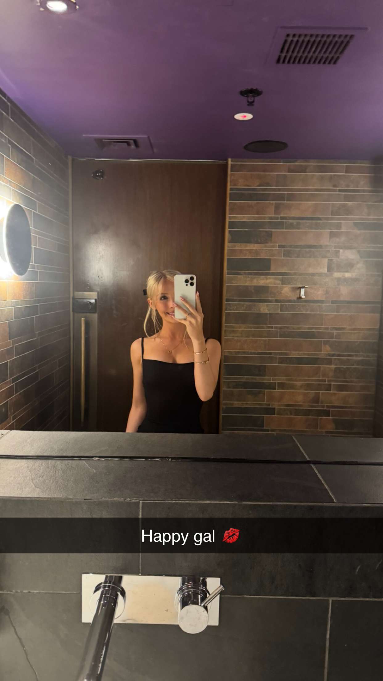 emxllouise snapchat image archive image