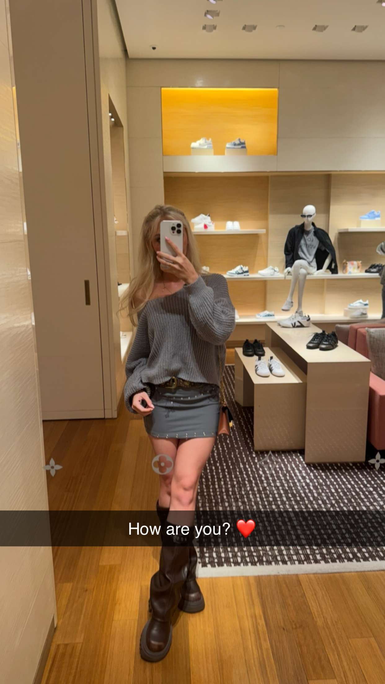 emxllouise snapchat image archive image