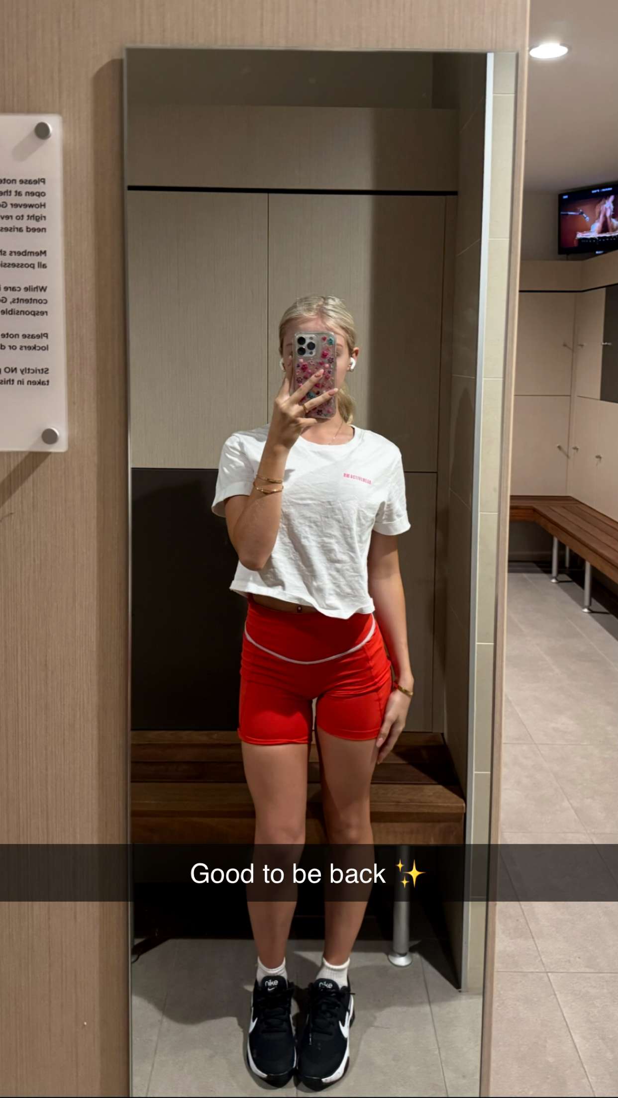 emxllouise snapchat image archive image