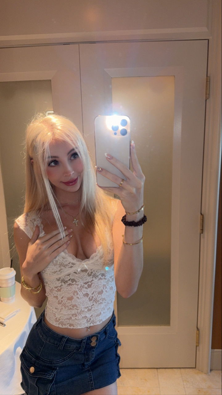 emxllouise snapchat image archive image