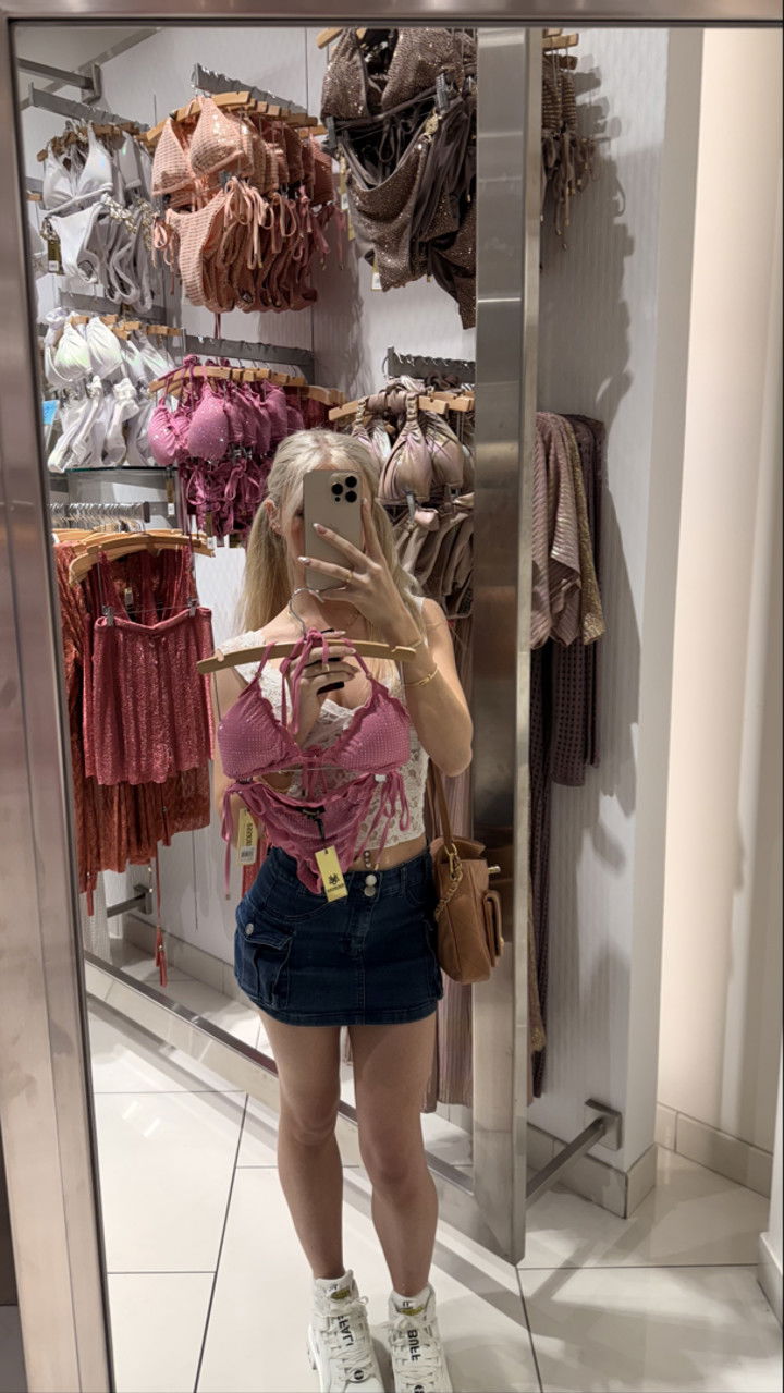 emxllouise snapchat image archive image