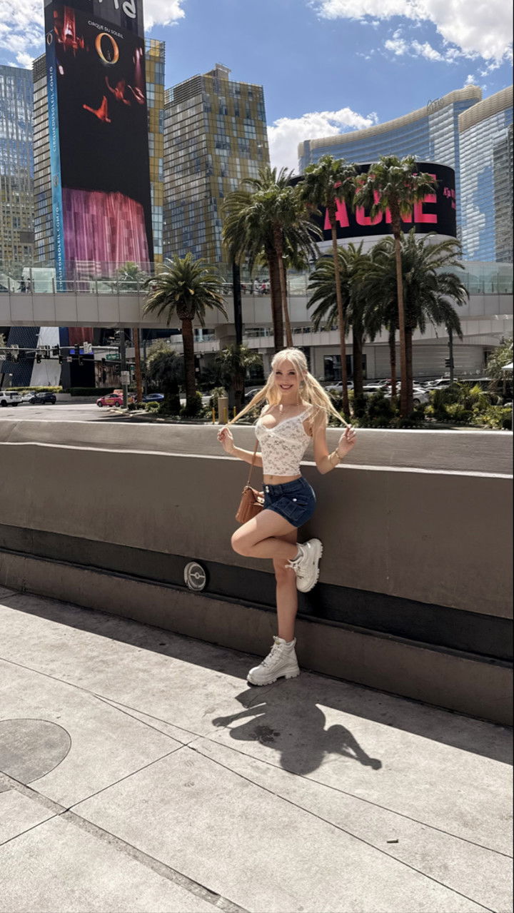 emxllouise snapchat image archive image