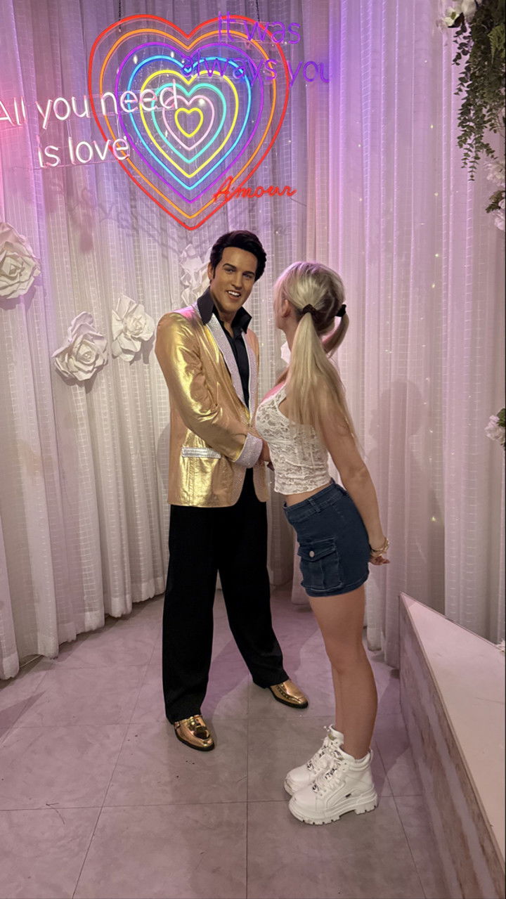 emxllouise snapchat image archive image