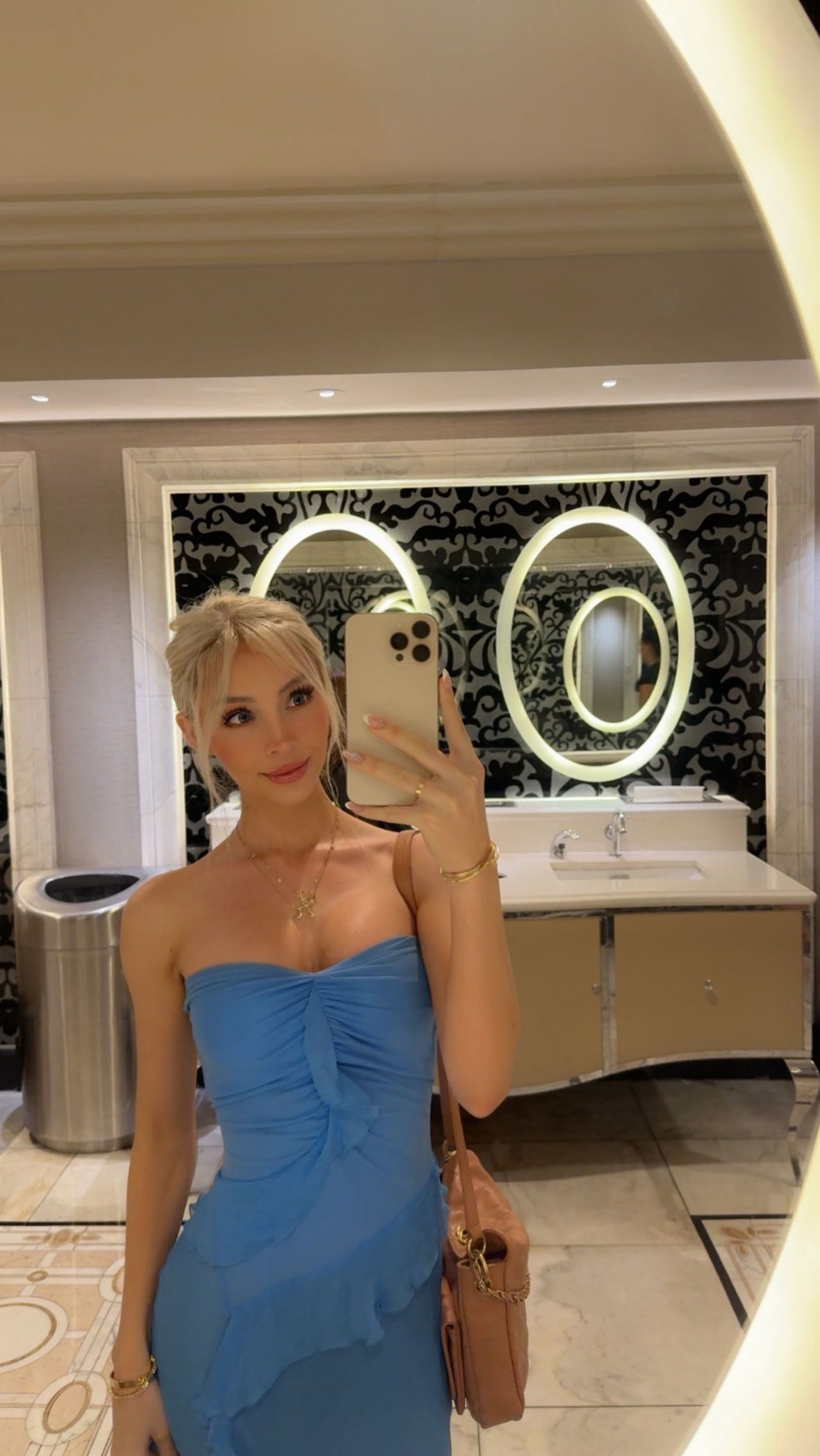 emxllouise snapchat image archive image