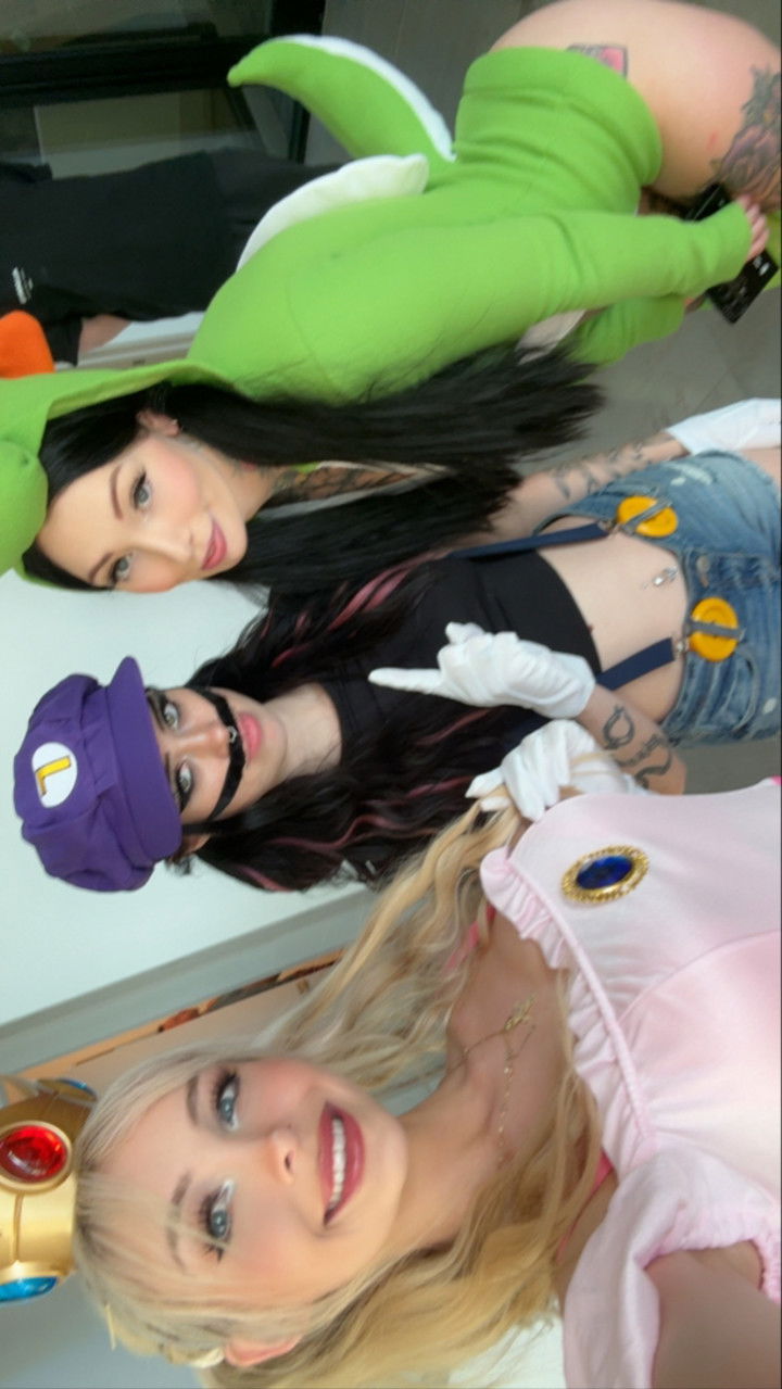 emxllouise snapchat image archive image