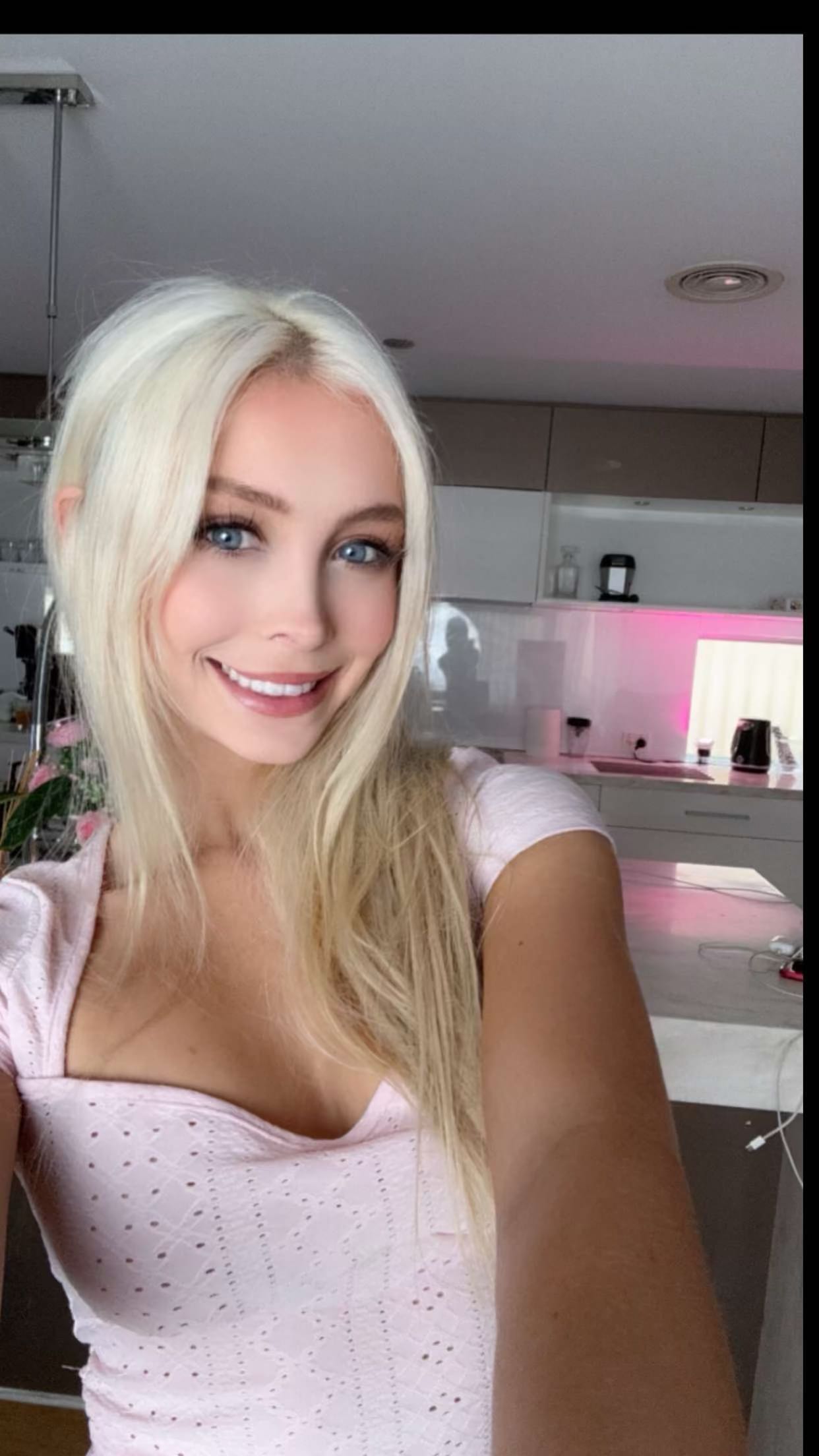 emxllouise snapchat image archive image