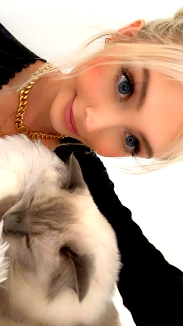 emxllouise image ~ Altpins