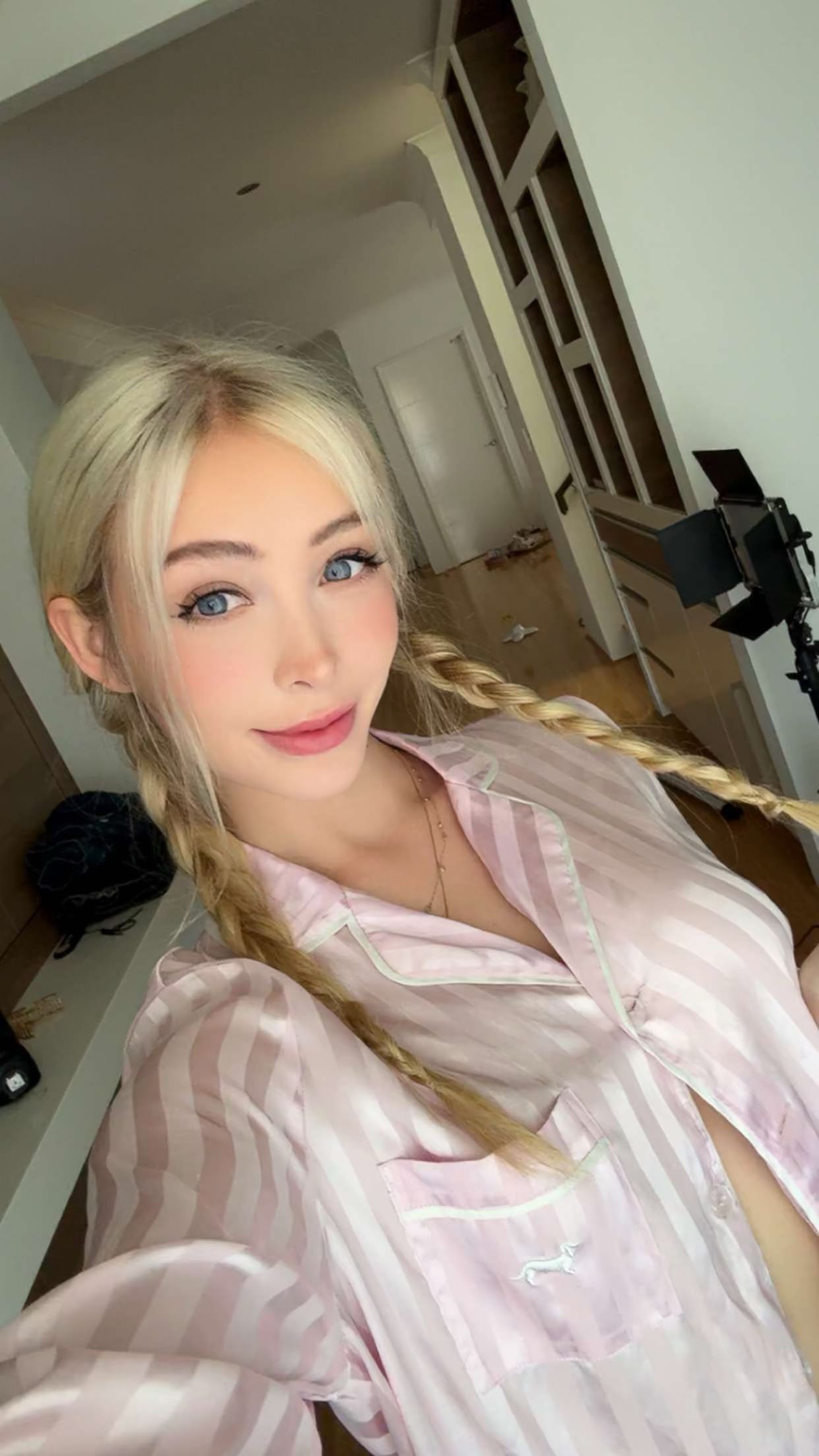 emxllouise snapchat image archive image