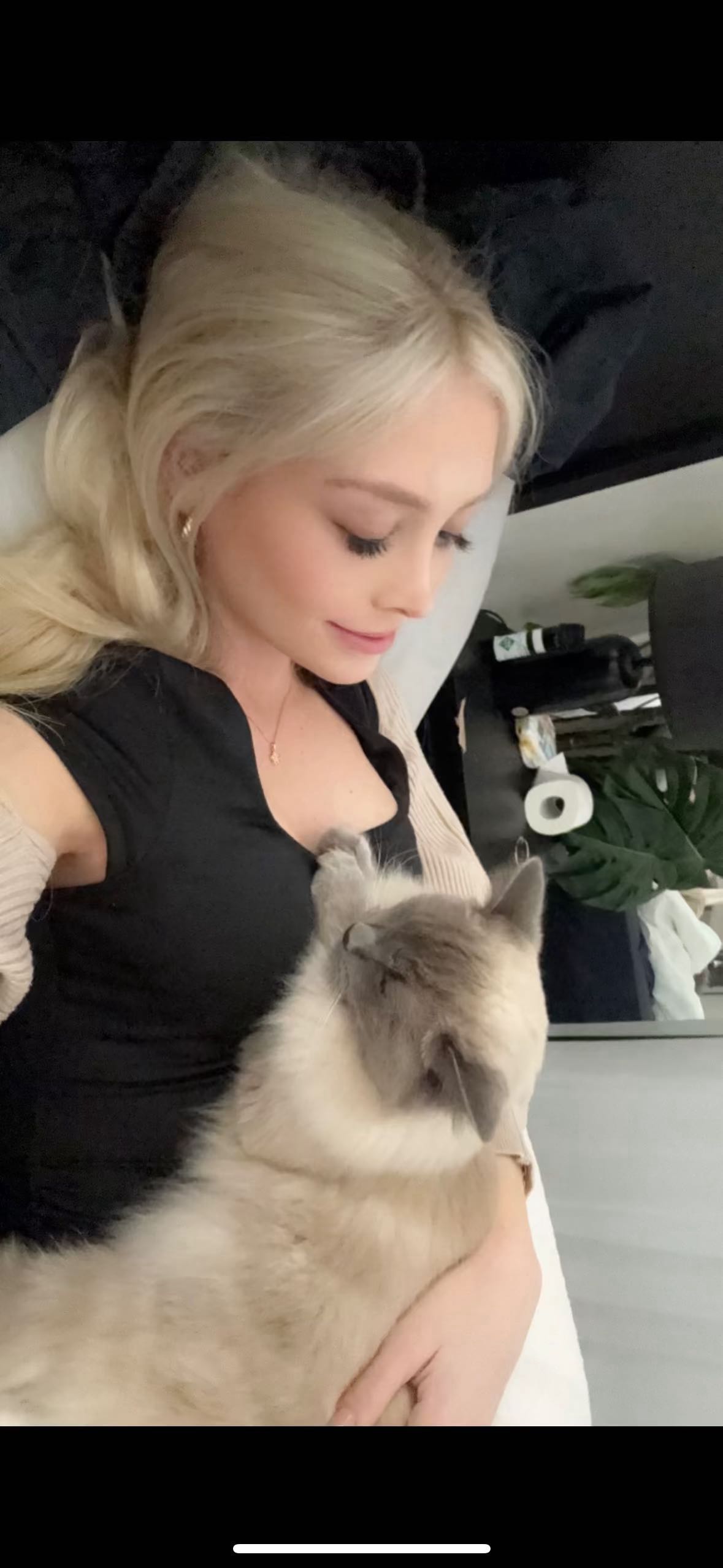 emxllouise snapchat image archive image