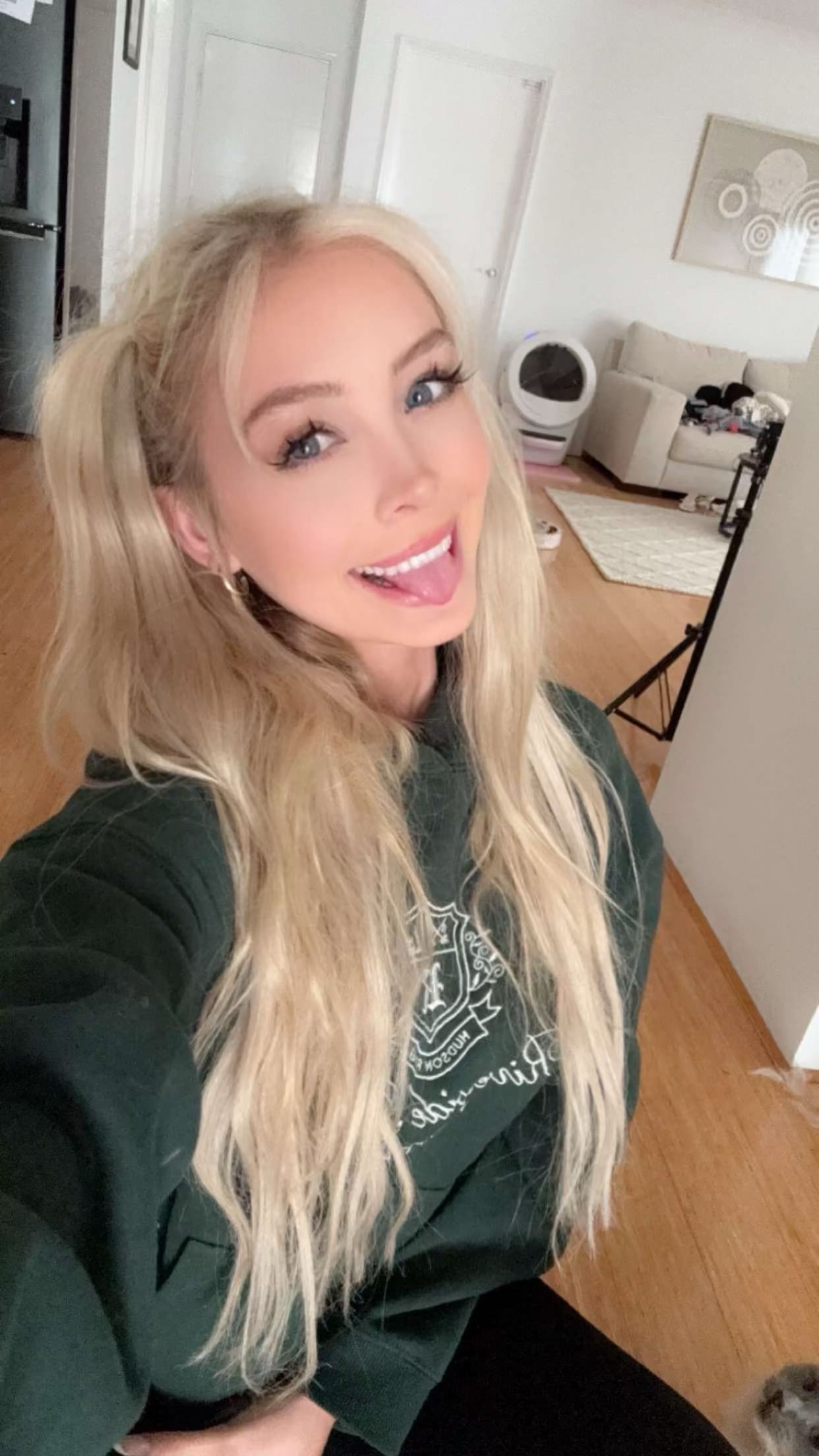 emxllouise snapchat image archive image