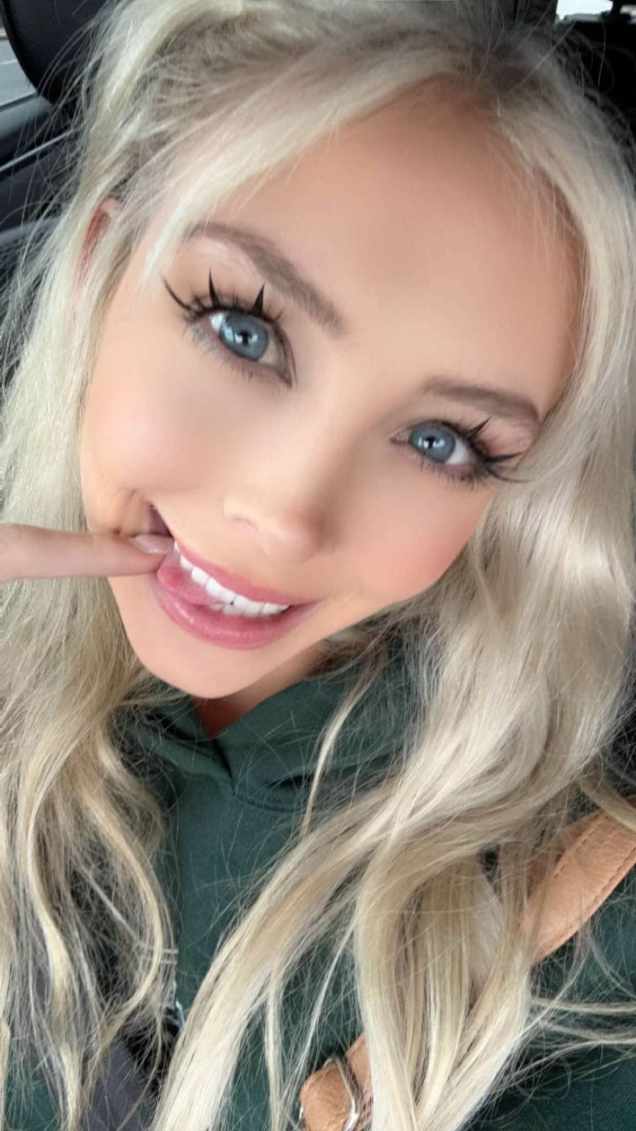 emxllouise snapchat image archive image