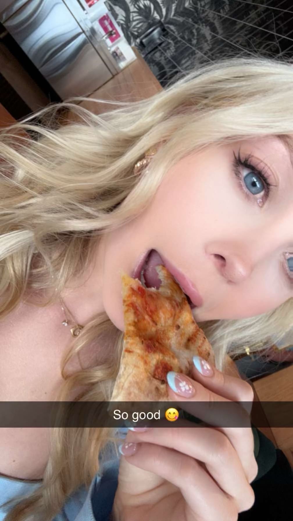 emxllouise snapchat image archive image