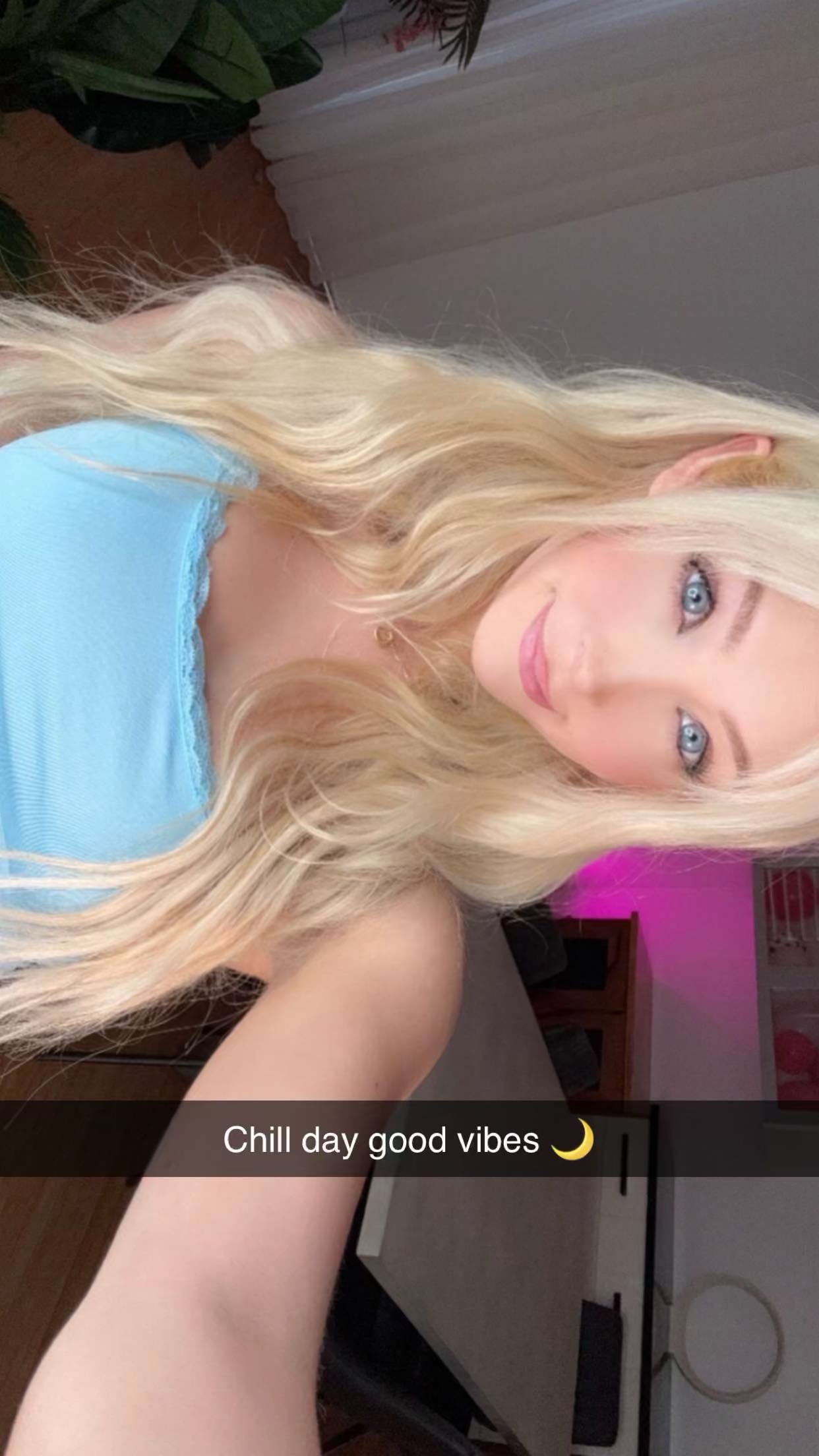 emxllouise snapchat image archive image