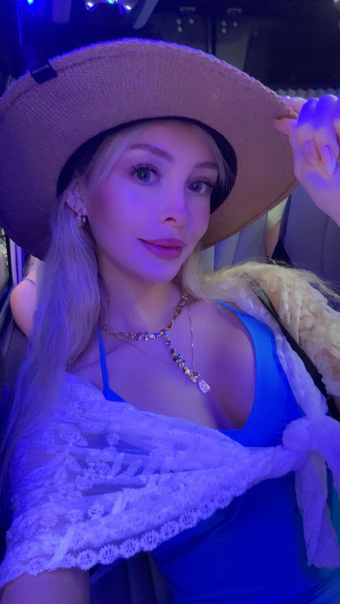 emxllouise snapchat image archive image