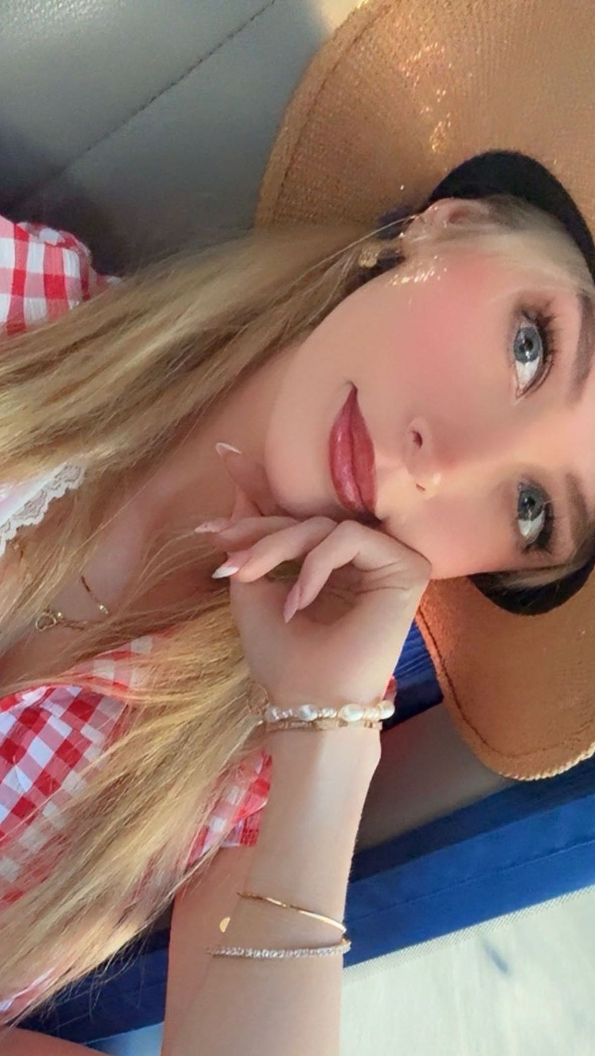 emxllouise snapchat image archive image