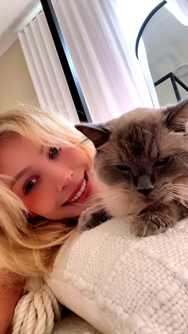 emxllouise image ~ Altpins