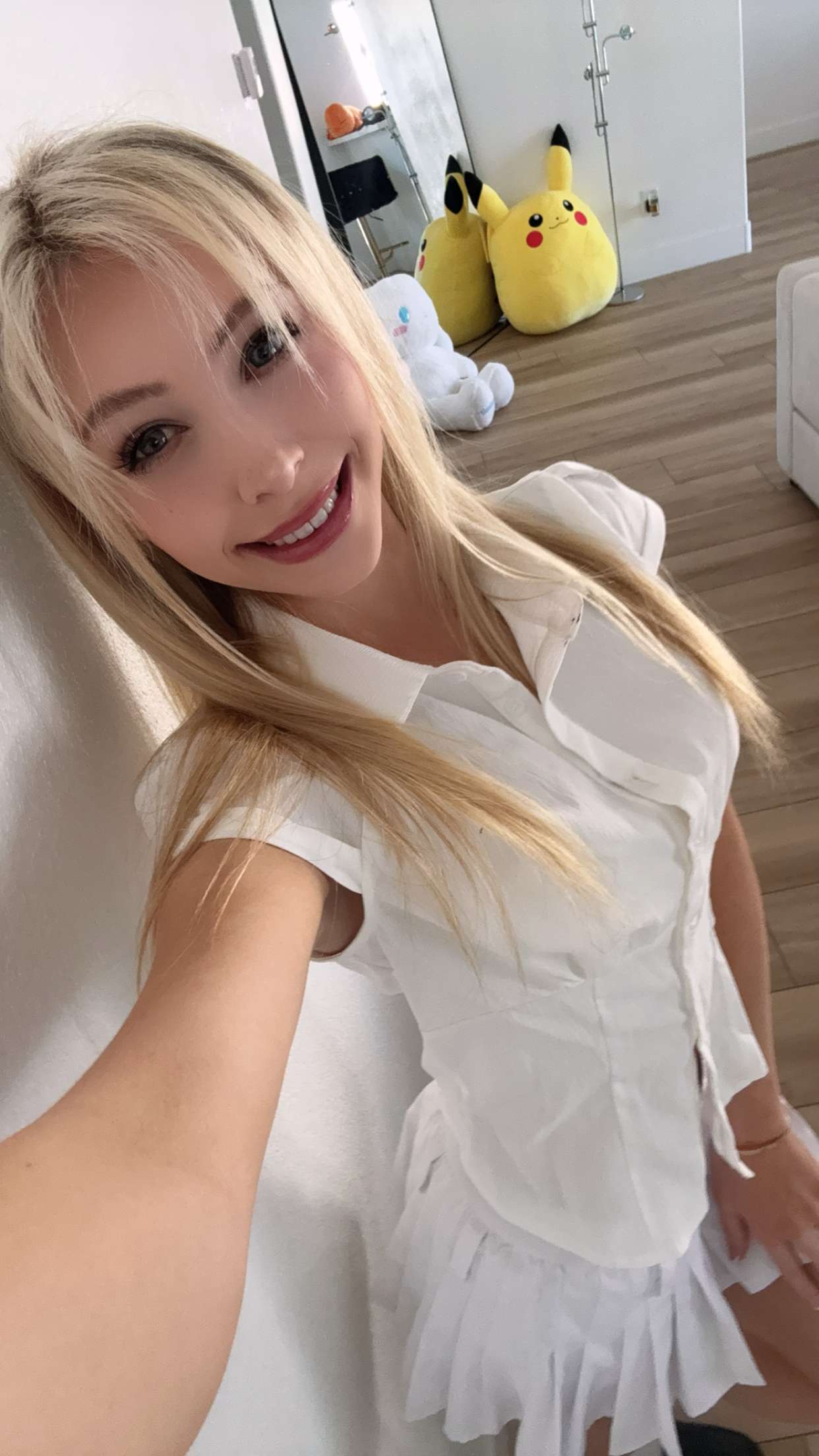 emxllouise snapchat image archive image