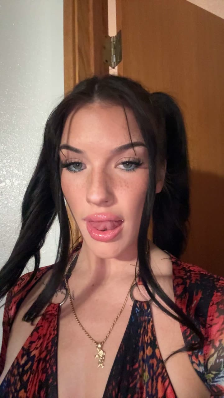 fionamaefit snapchat image archive image