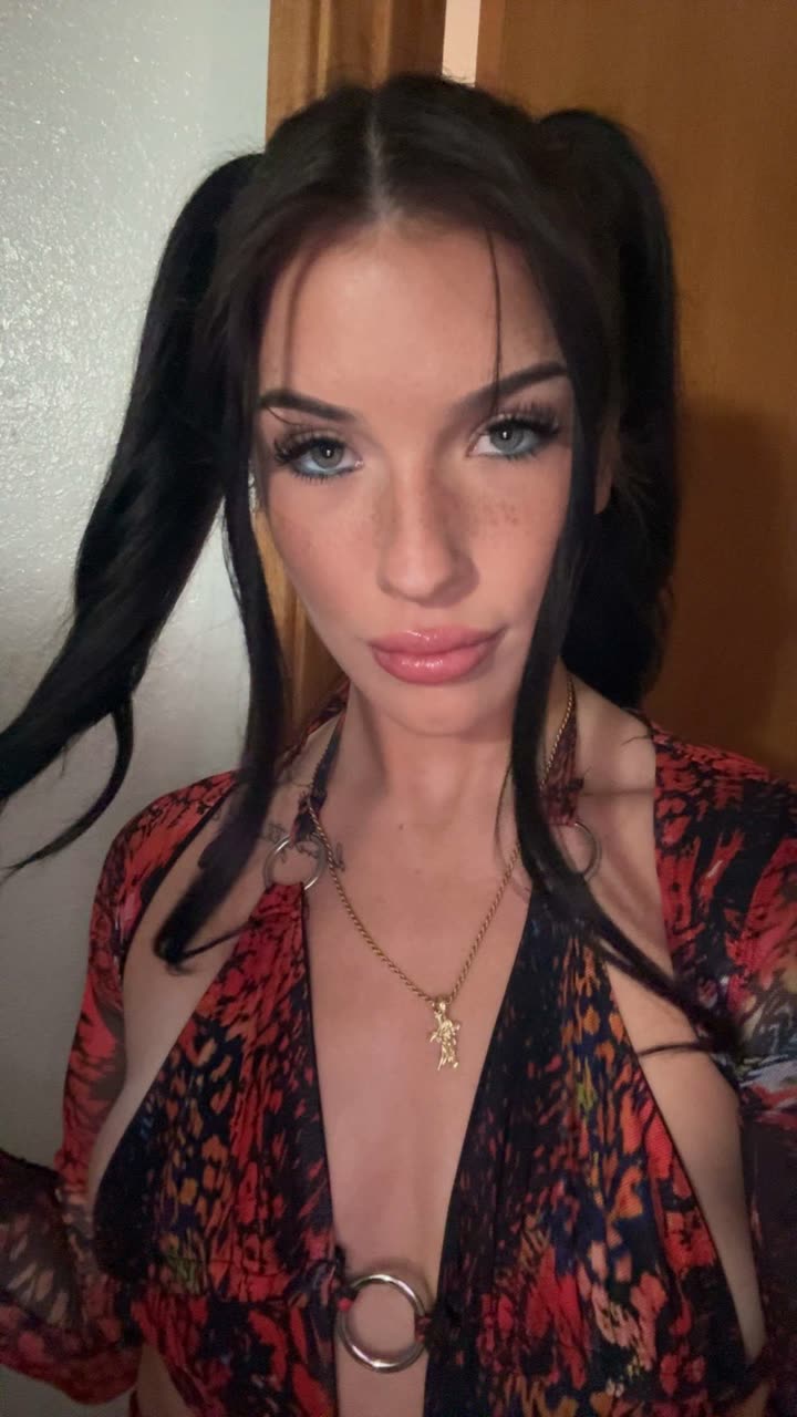 fionamaefit snapchat image archive image