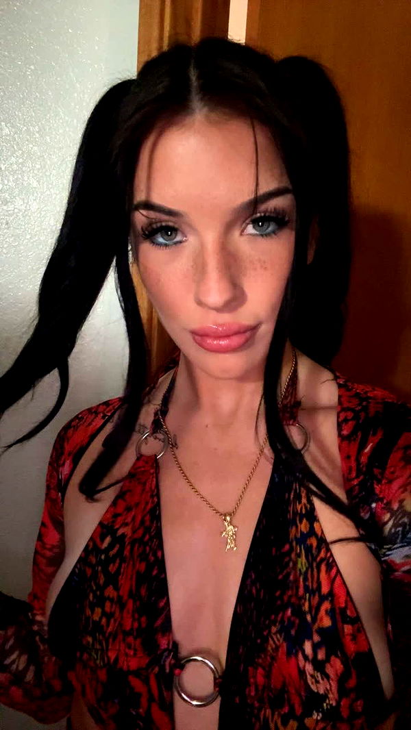 fionamaefit image ~ Altpins