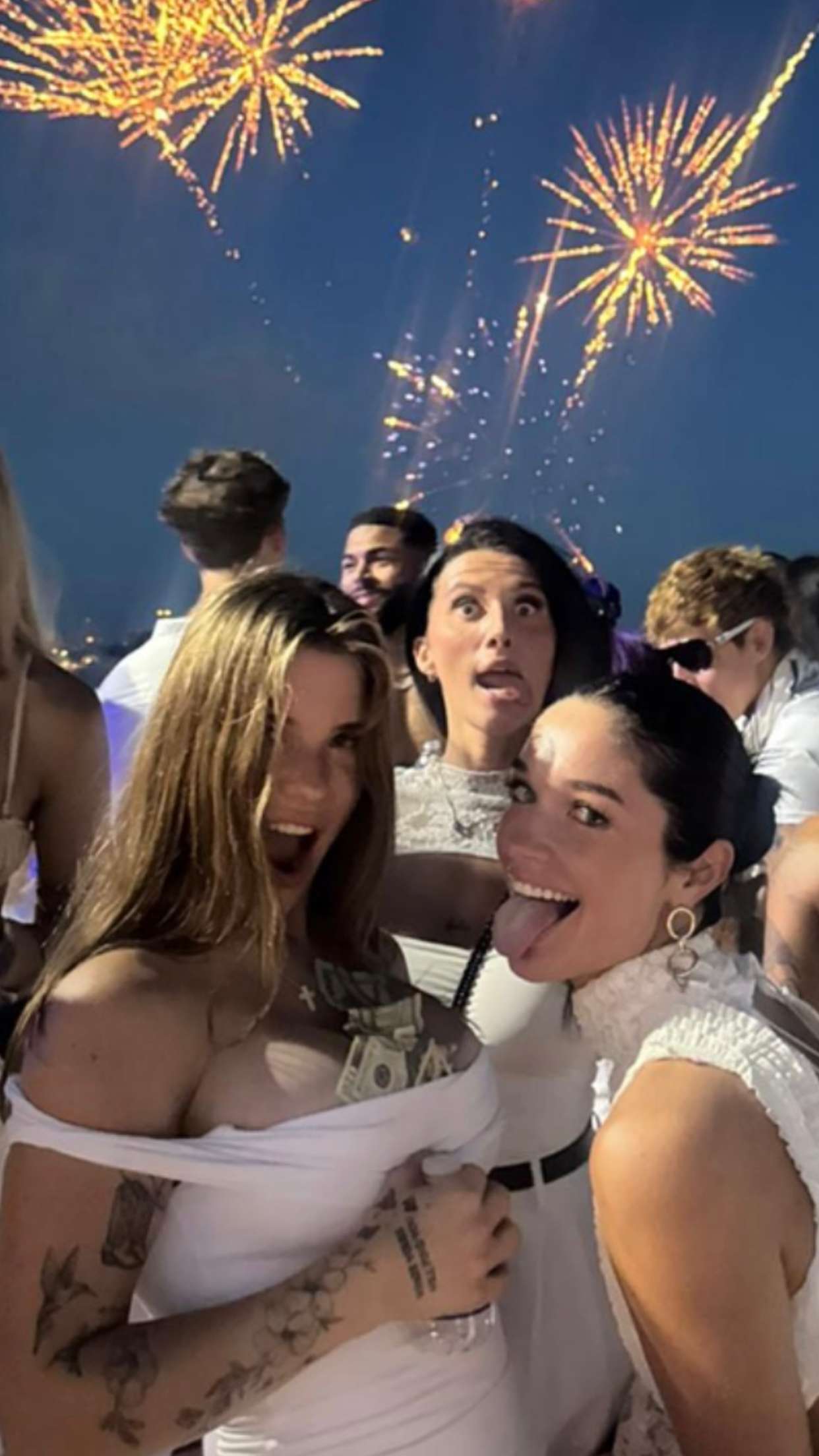 fionamaefit snapchat image archive image