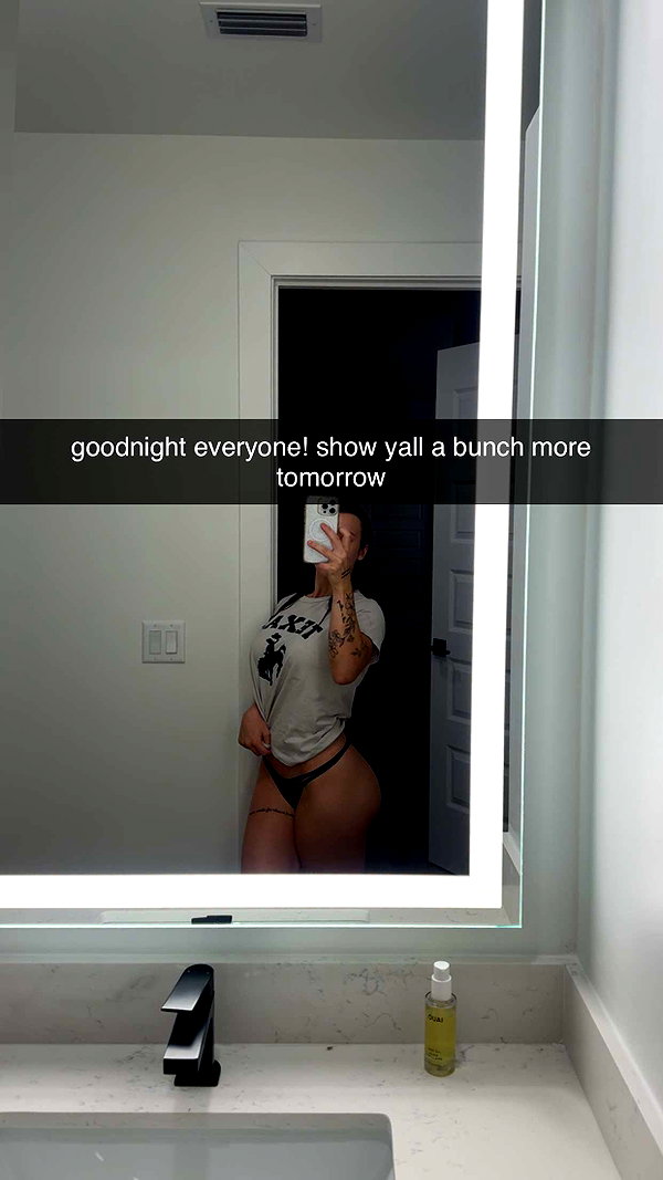 fionamaefit snapchat image archive image