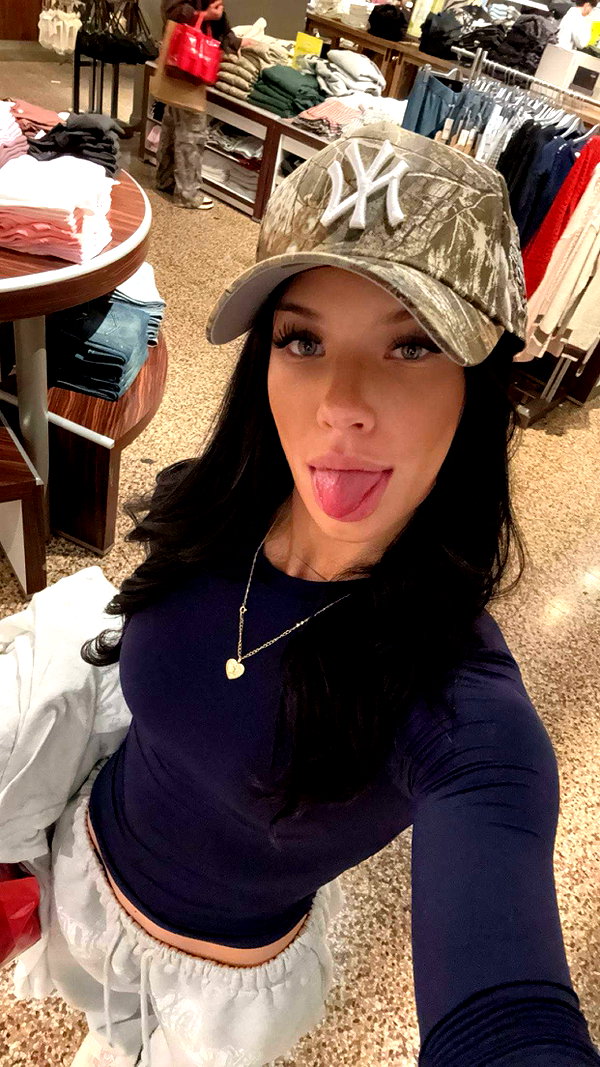fionamaefit snapchat image archive image