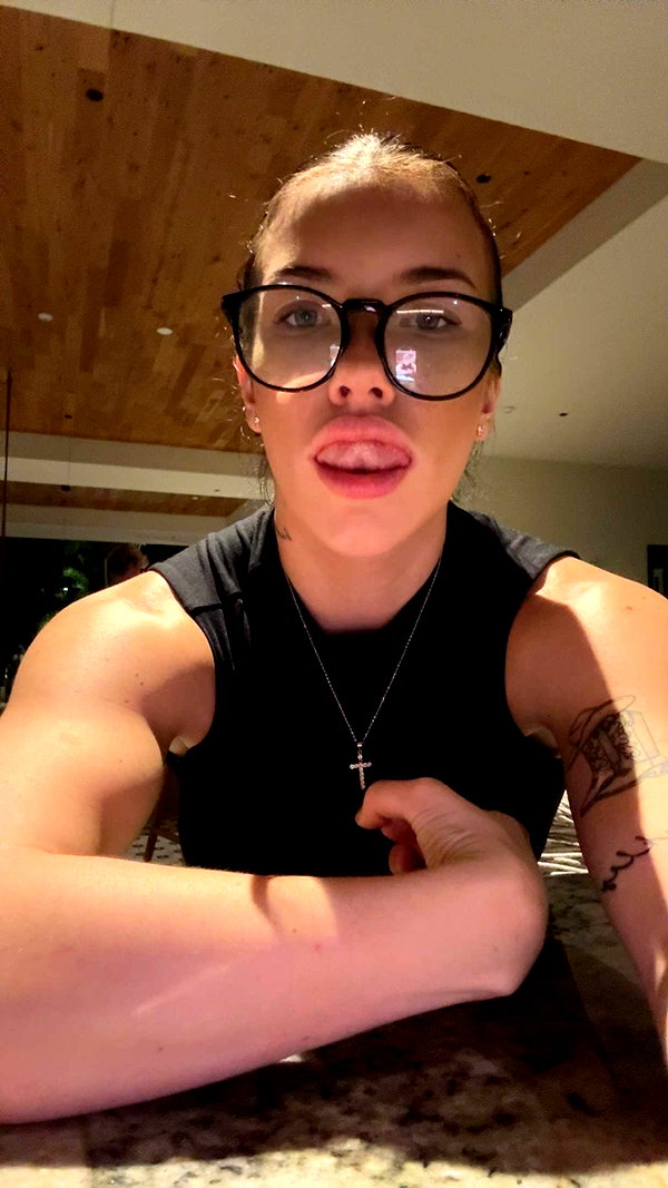 fionamaefit snapchat image archive image