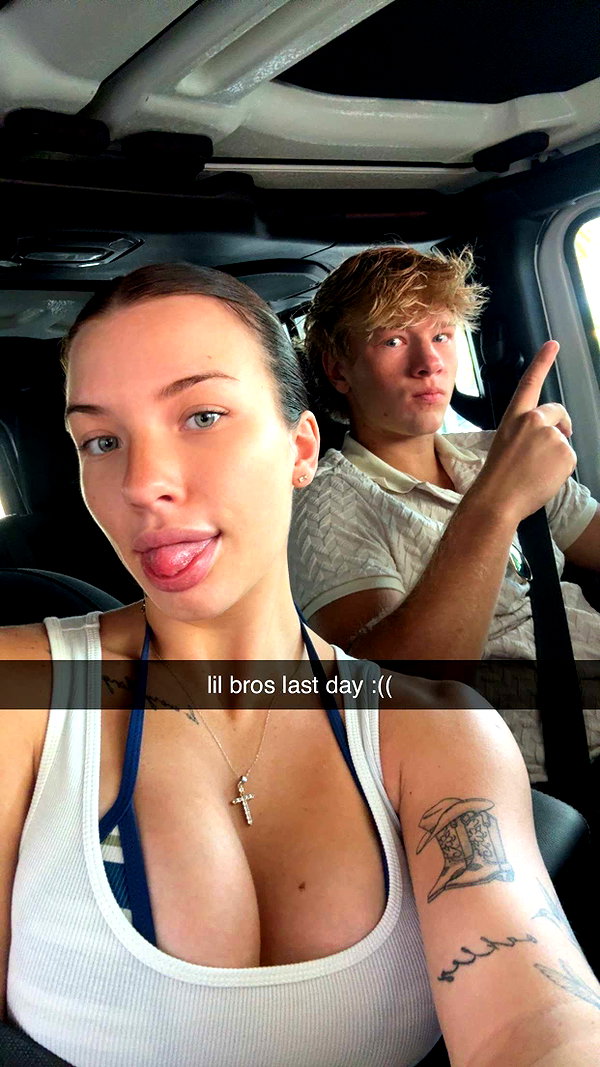 fionamaefit snapchat image archive image