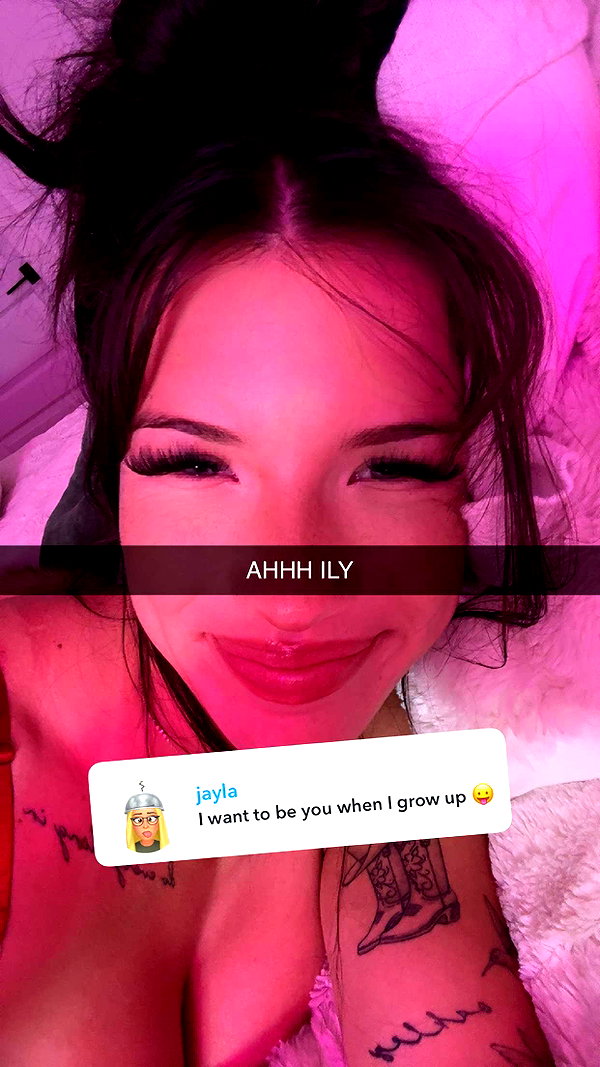 fionamaefit snapchat image archive image