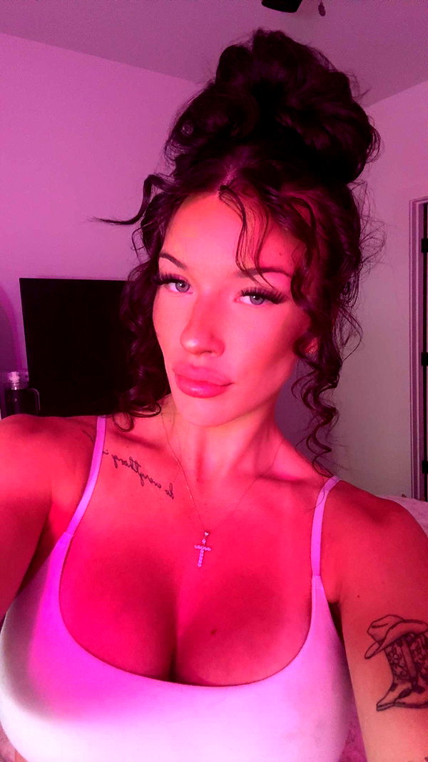 fionamaefit snapchat image archive image