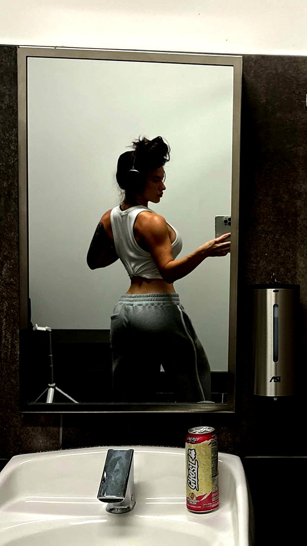 fionamaefit snapchat image archive image