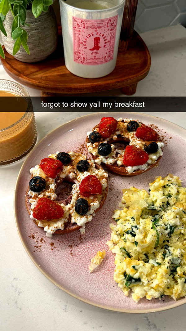 fionamaefit snapchat image archive image