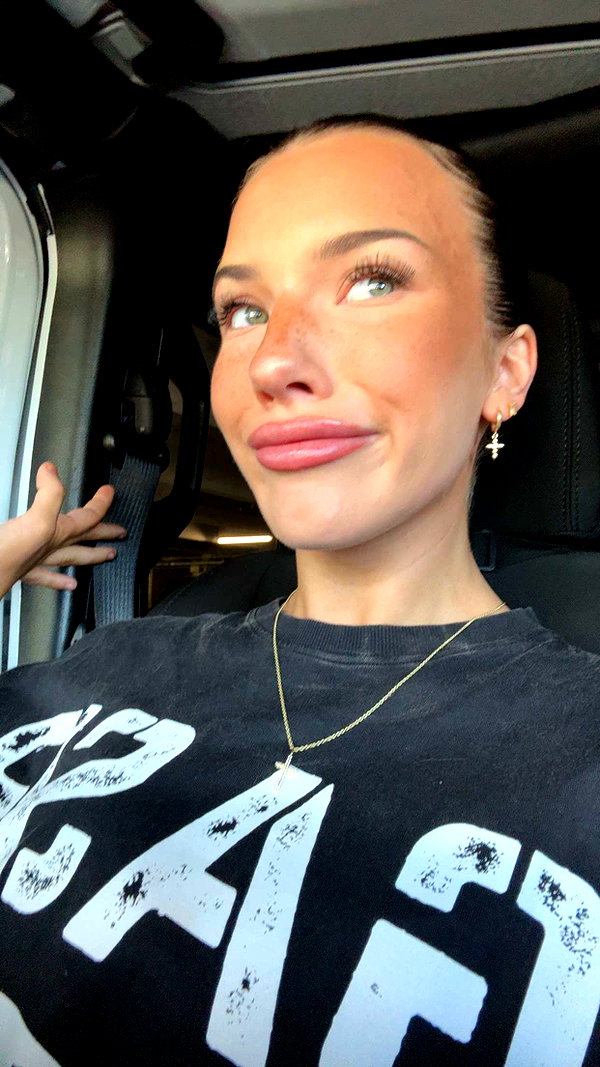 fionamaefit snapchat image archive image