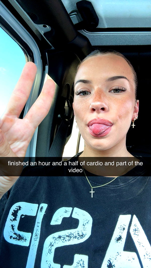 fionamaefit snapchat image archive image