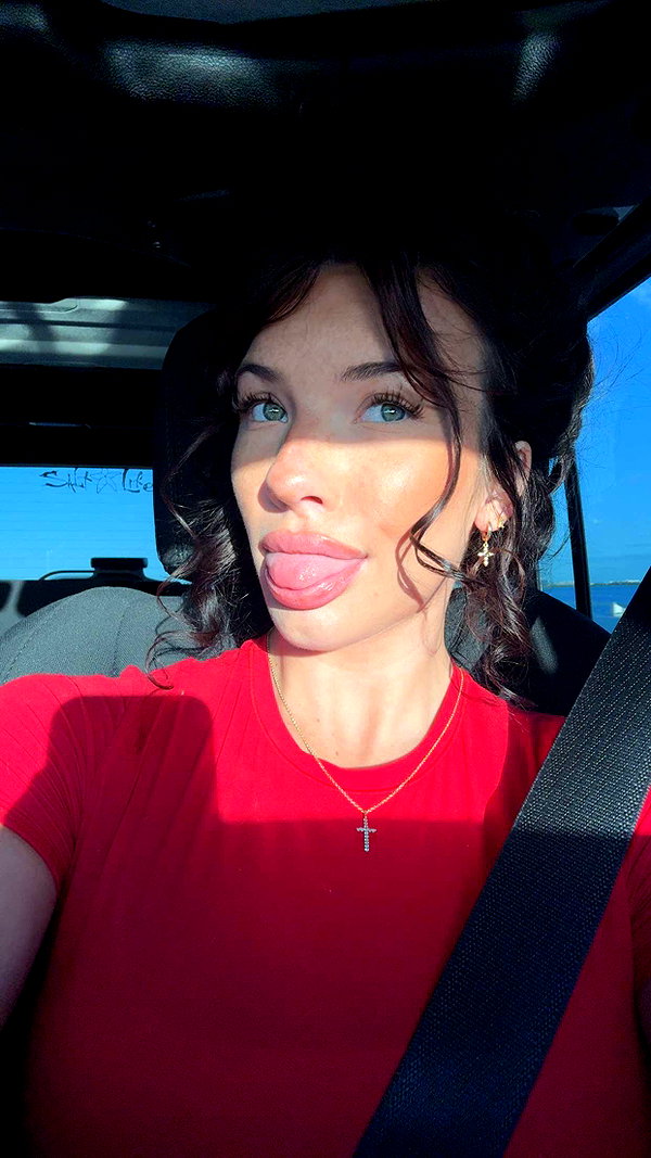 fionamaefit snapchat image archive image